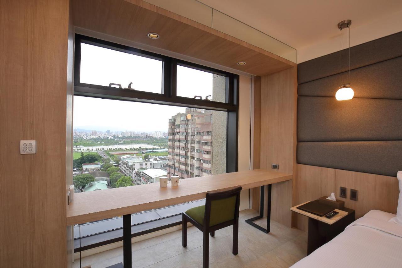 Kloud Hotel Taichung Esterno foto
