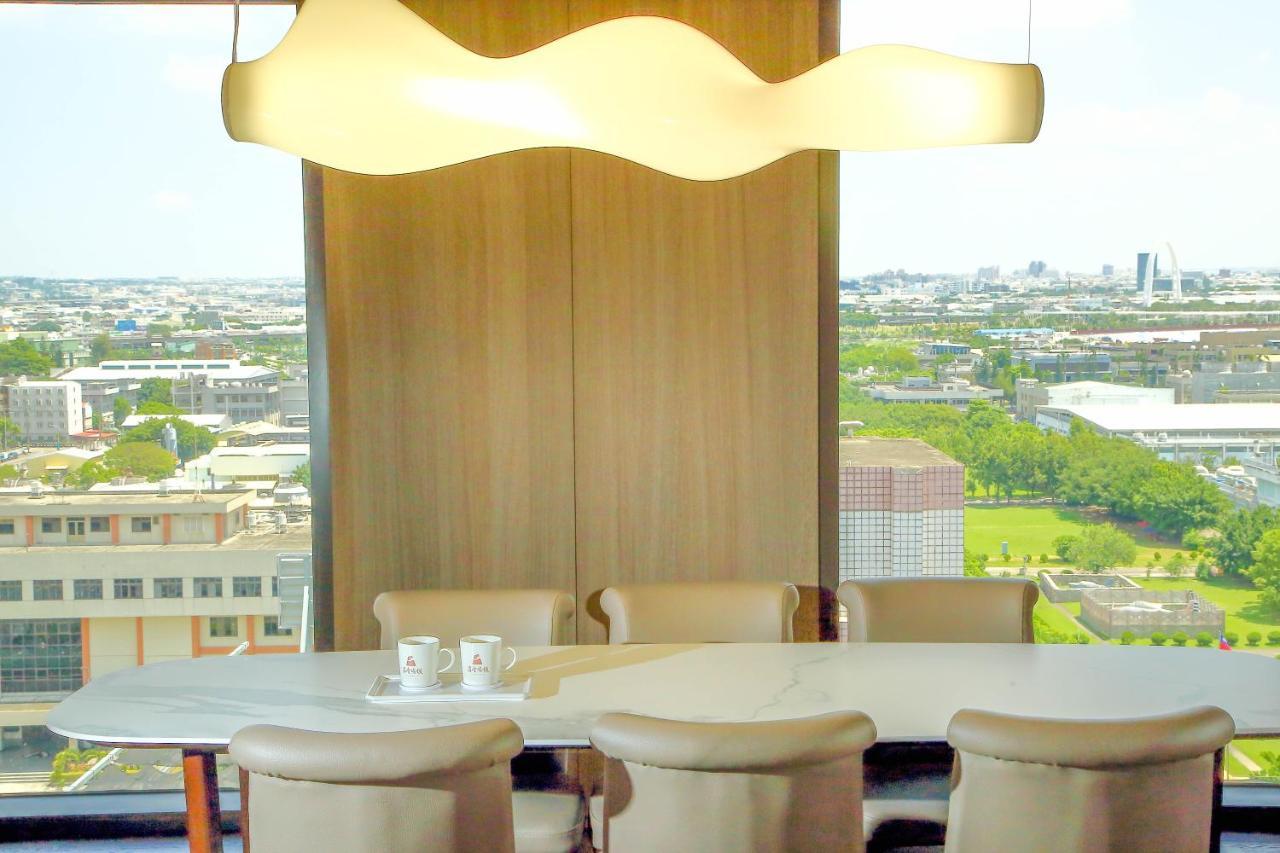 Kloud Hotel Taichung Esterno foto