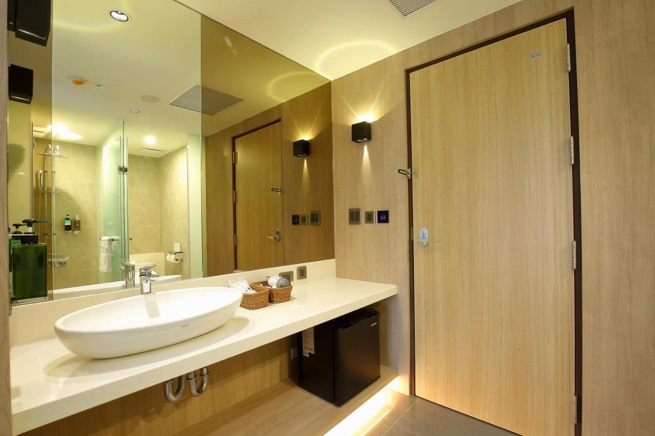 Kloud Hotel Taichung Esterno foto