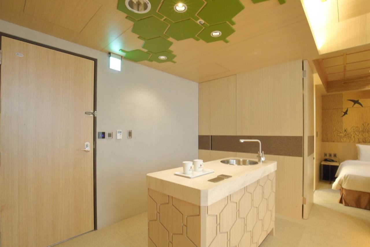 Kloud Hotel Taichung Esterno foto
