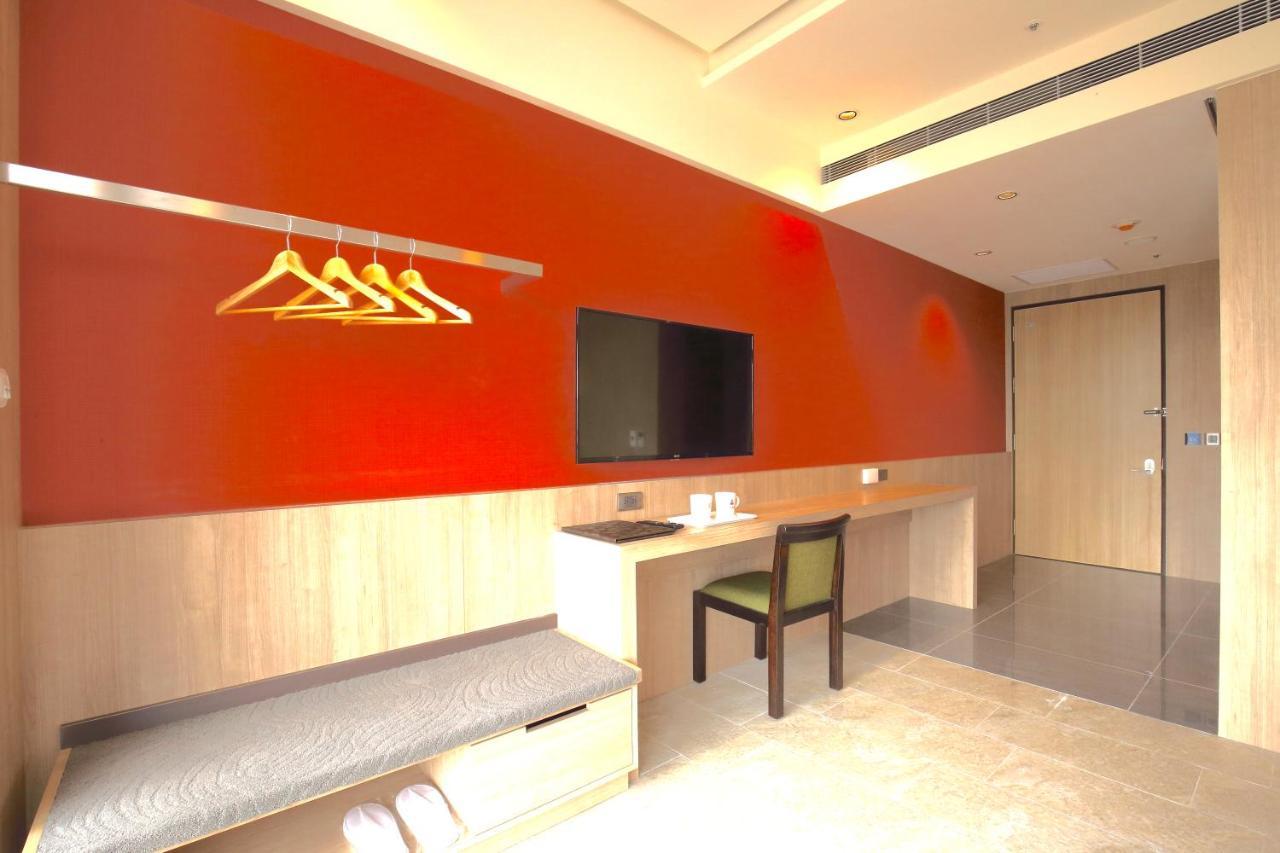 Kloud Hotel Taichung Esterno foto