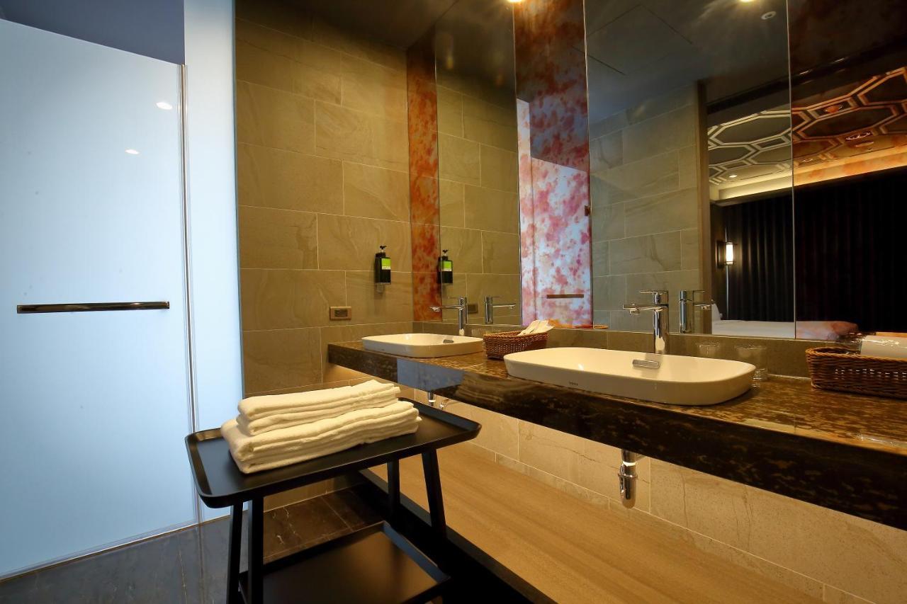 Kloud Hotel Taichung Esterno foto